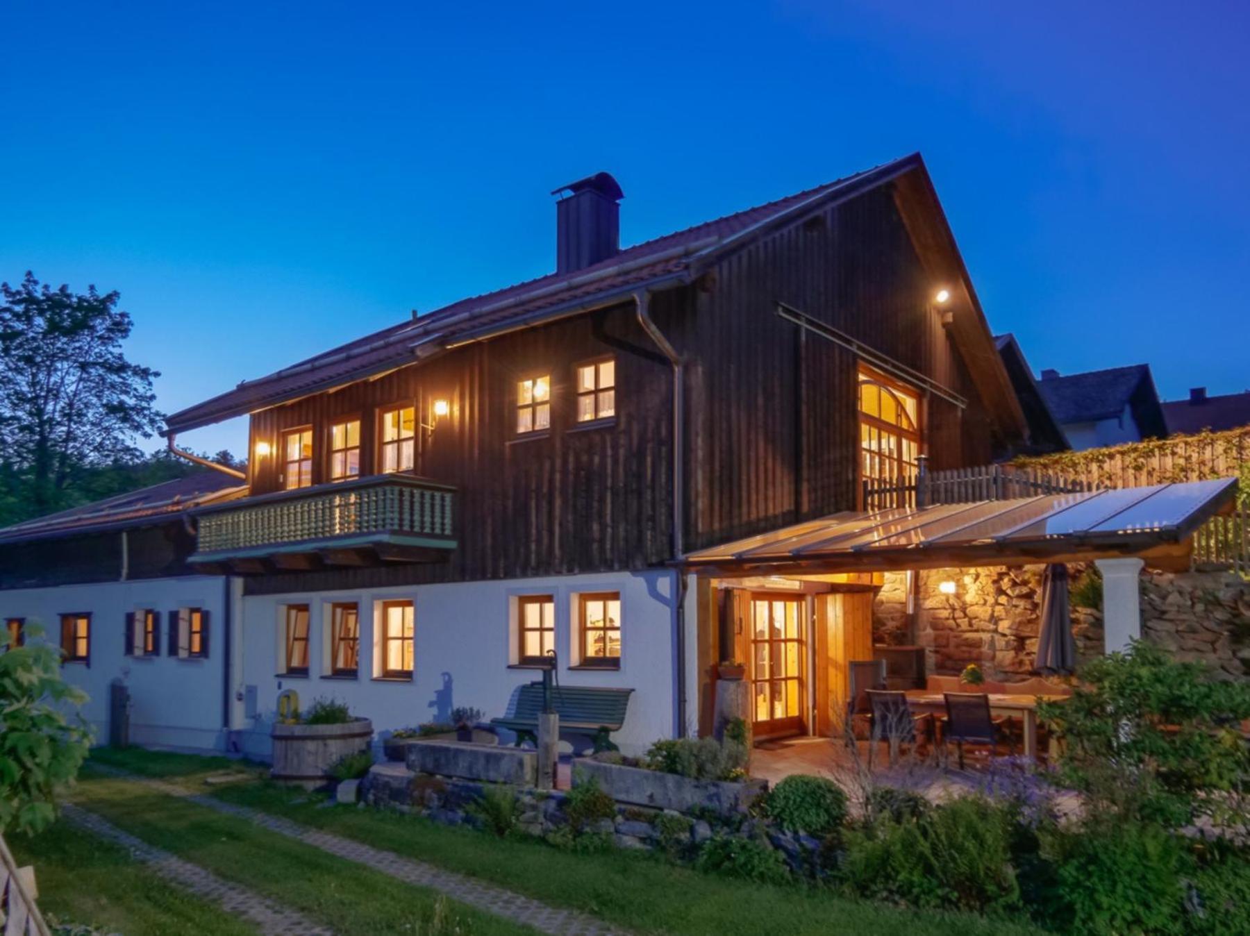 400Qm Bayerische Villa 2500Qm Uneinsehbarer Garten In Beliebter Urlaubsregion Freyung Exterior photo